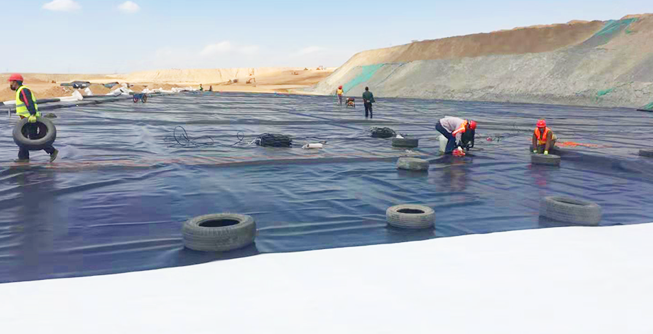 土工膜作业现场